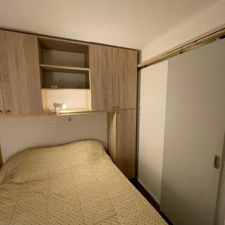 Proche Avec Piscine, Parking Et Animaux Admis - Fr-1-413-215 Daire *